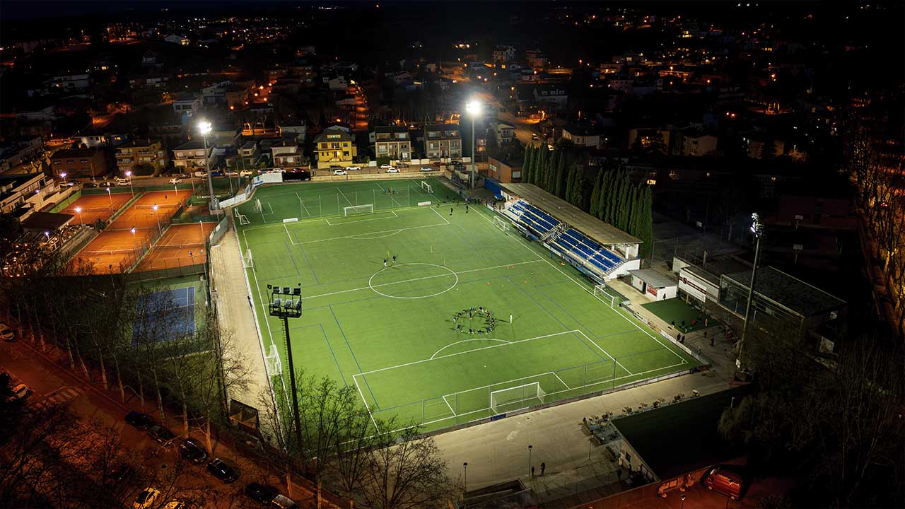 Projectors APOLO M al camp de futbol de Banyoles