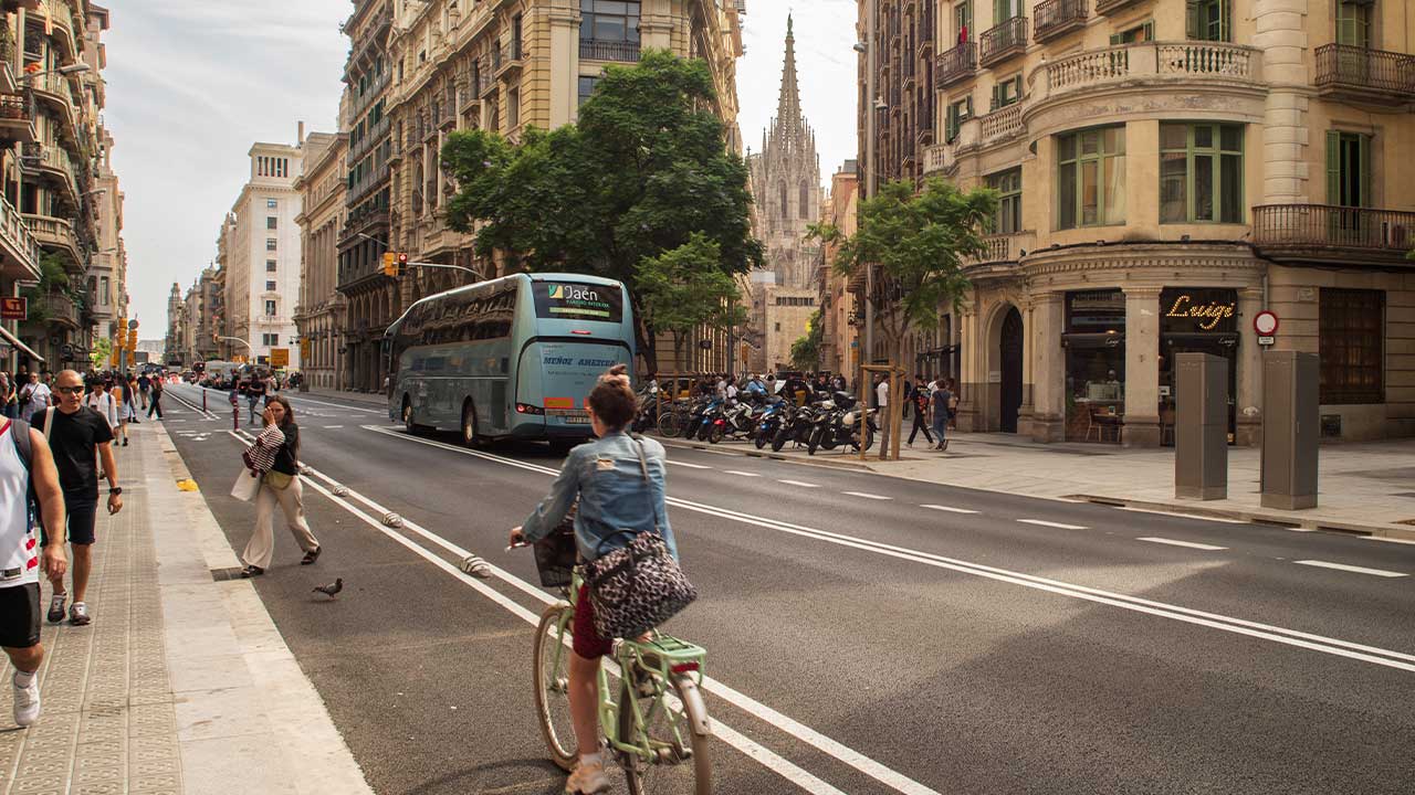 Carril bici a Gran Via i Via Augusta a Barcelona