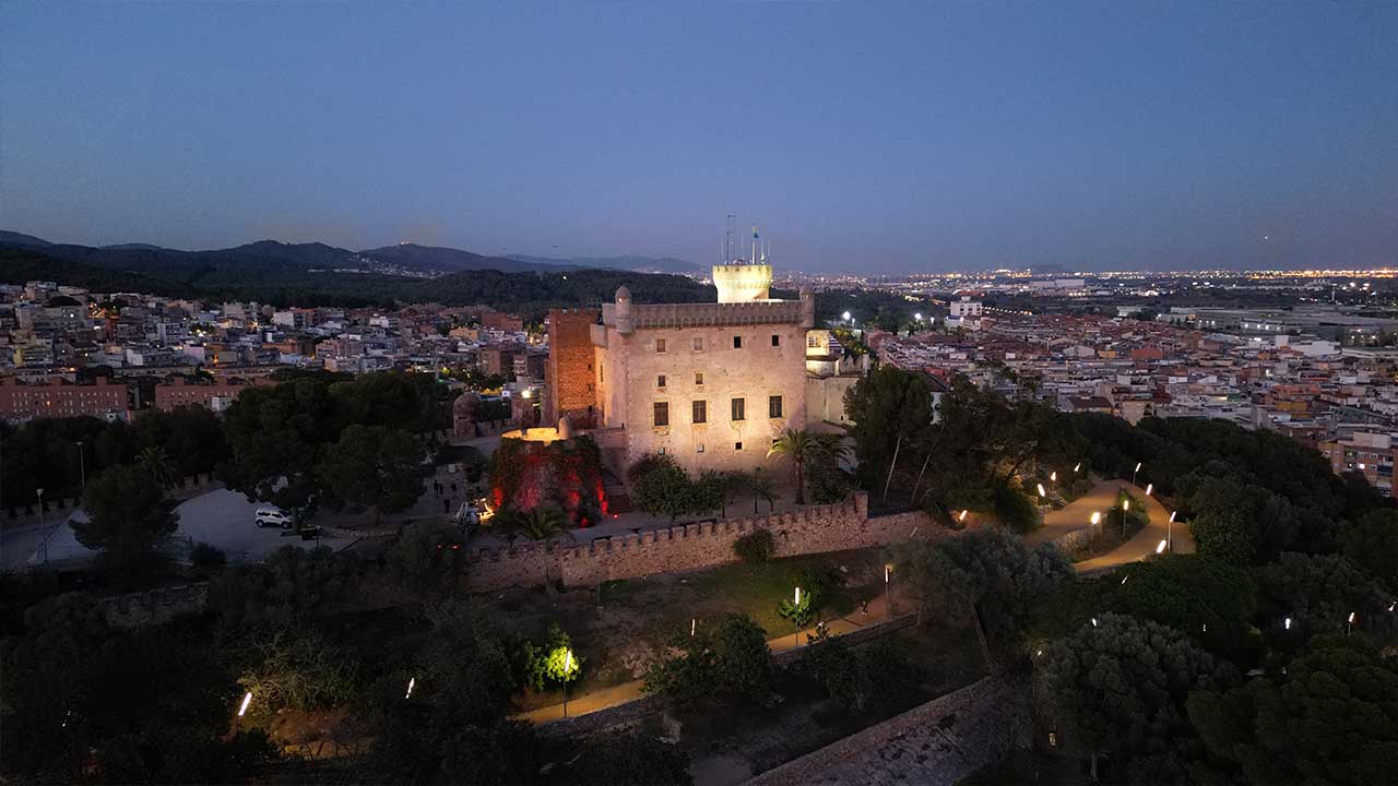 Il·luminació arquitectònica RGBW al Castell de Castelldefels