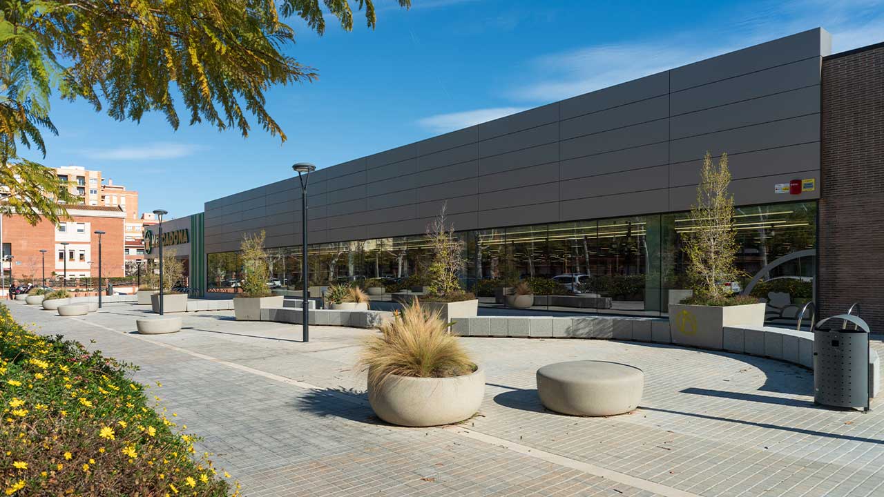 Mobiliari Urbà KUBE KURVE i LLISA a Reus